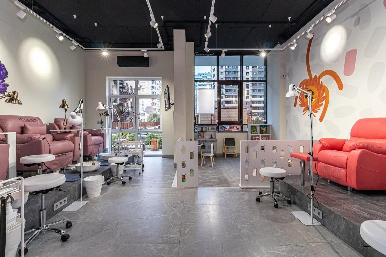 Планируете открыть салон
или обновить действующее пространство?